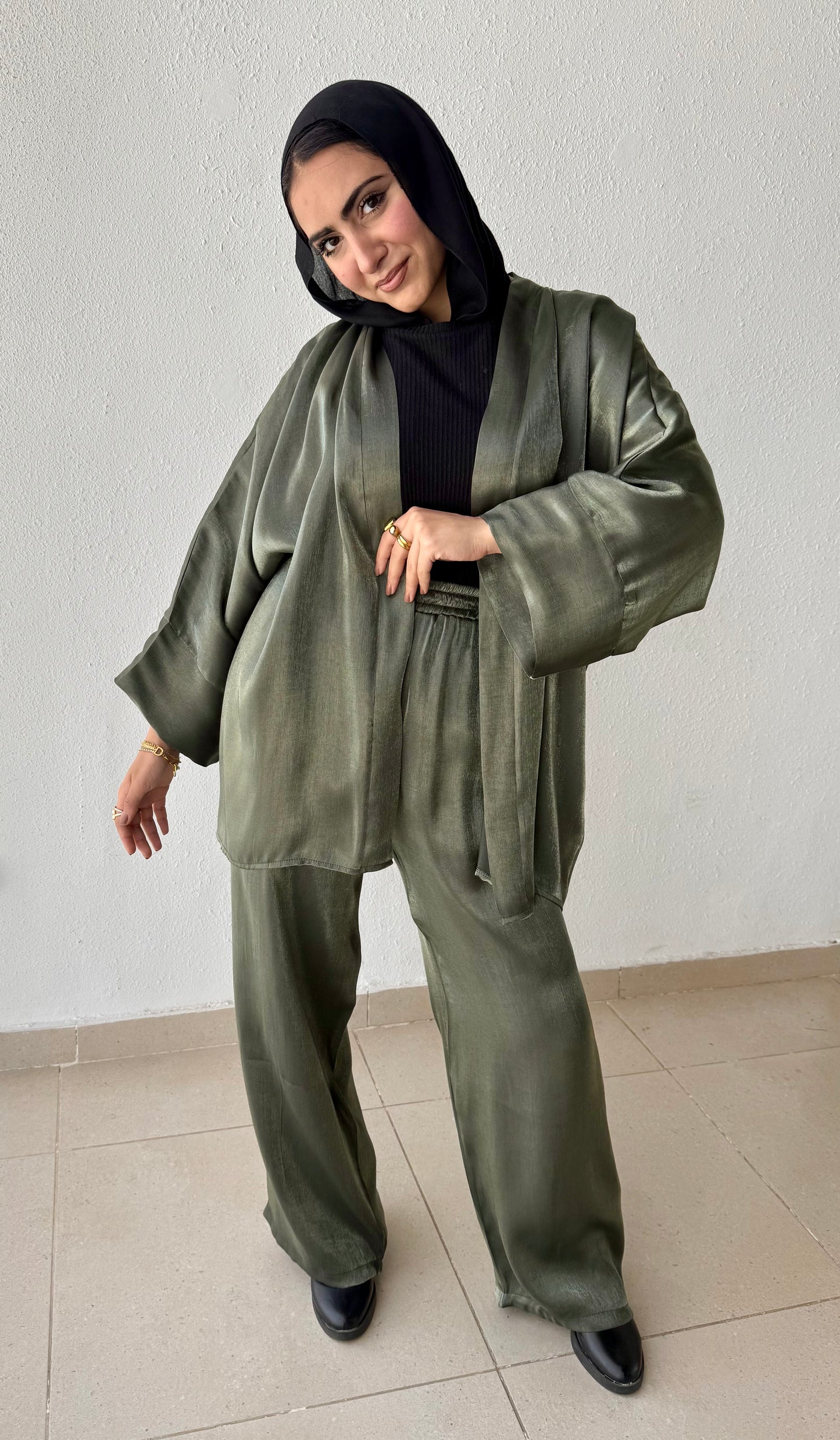 Shimmer kimono with belt