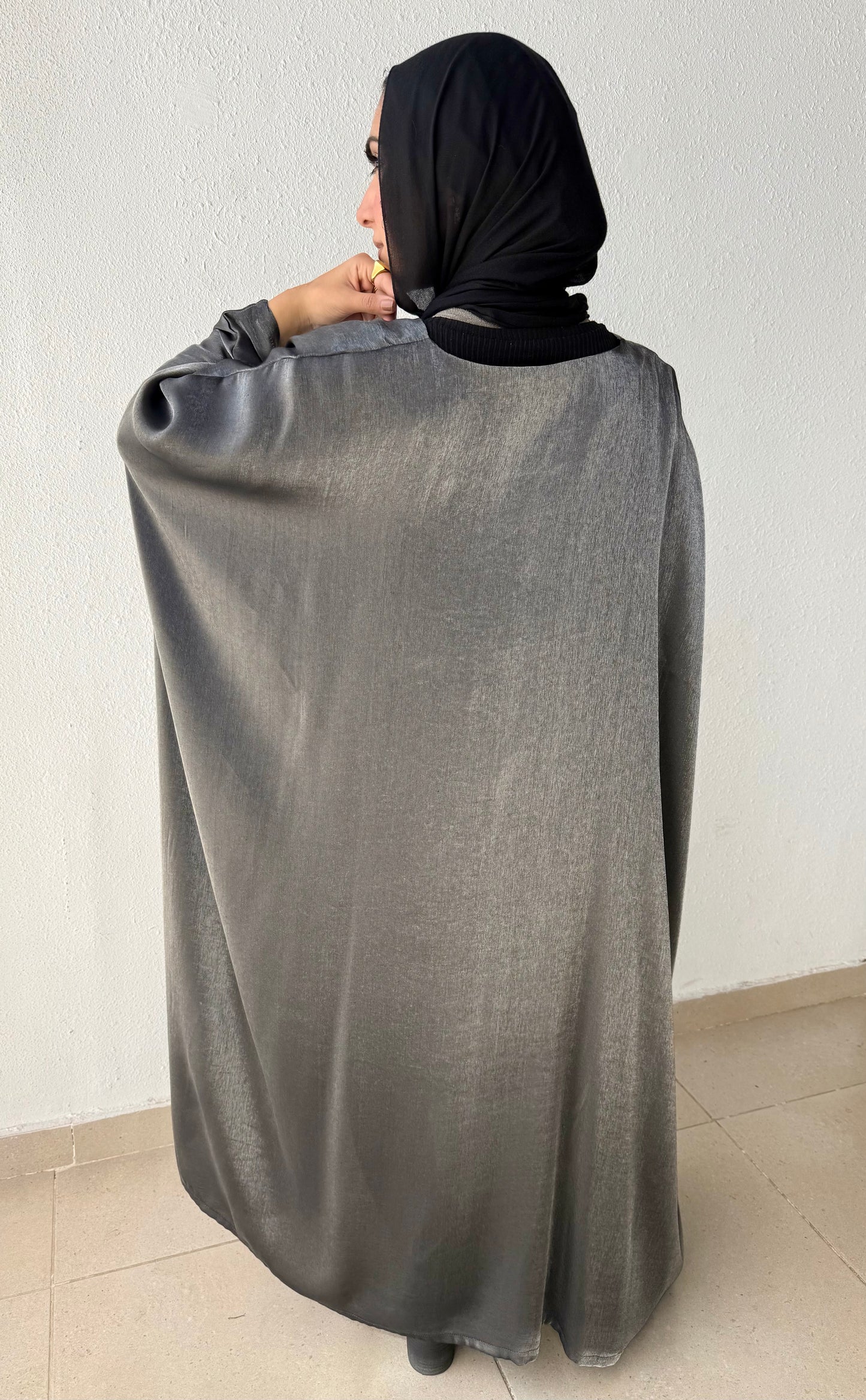 Shimmer abaya with inside belt