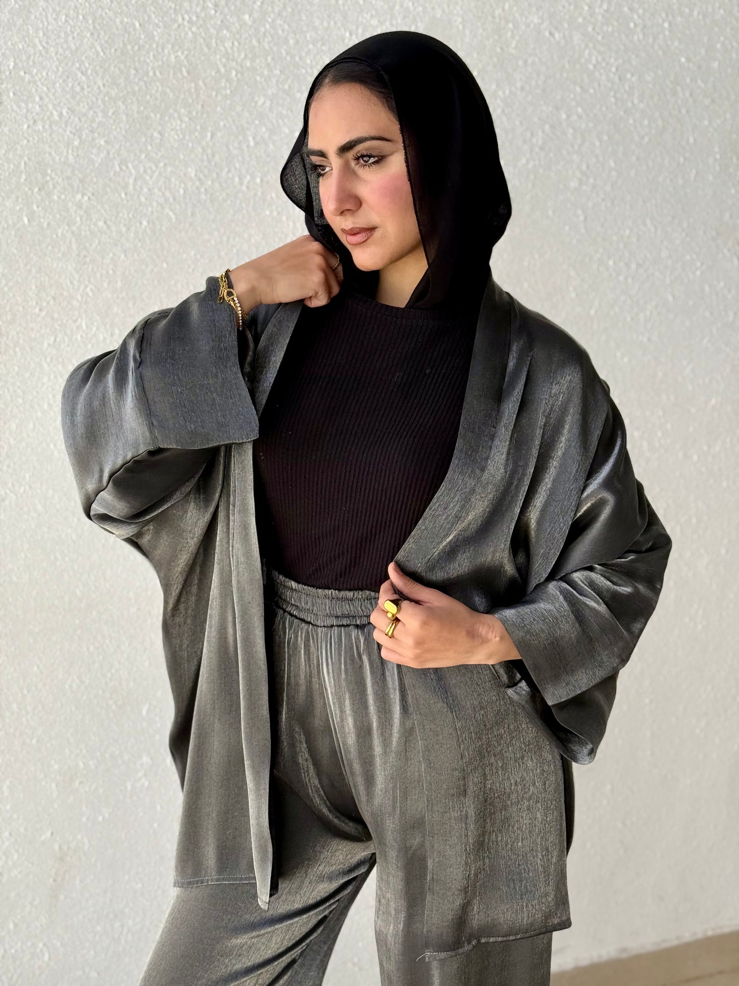 Shimmer kimono with belt