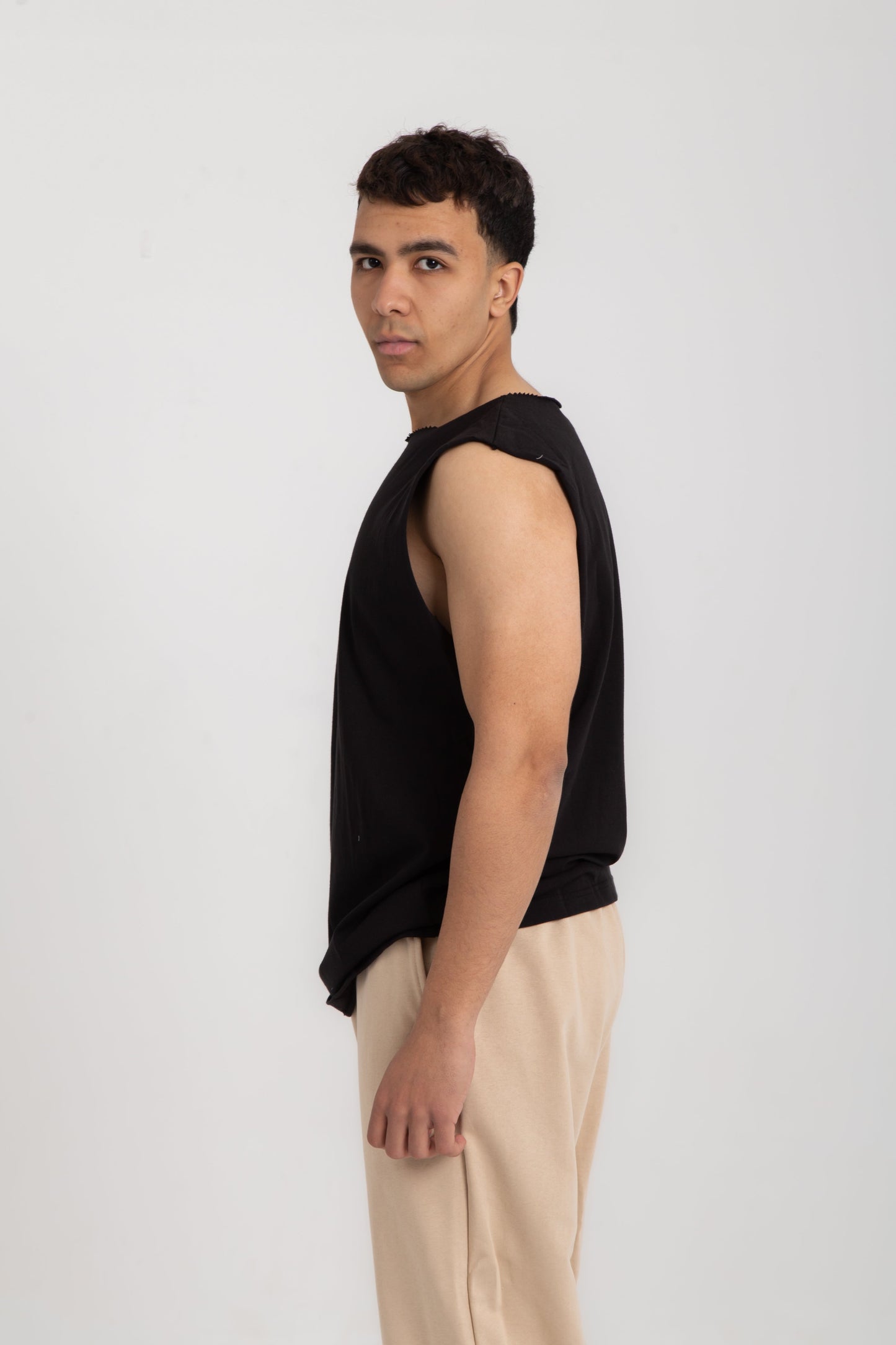 Basic wide shoulders tank top
