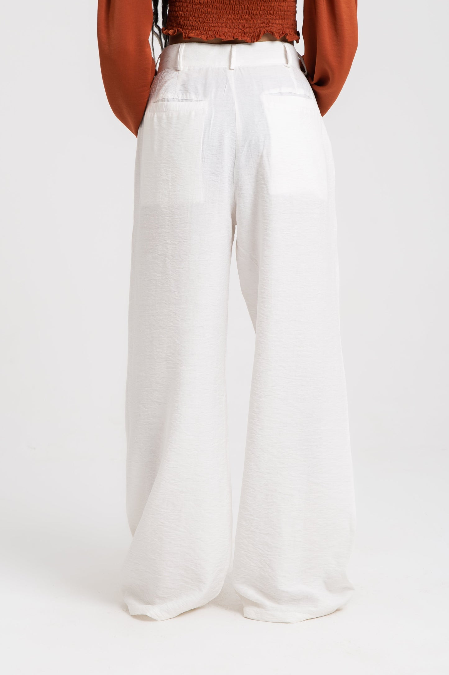Tailored linen pant with front pleats