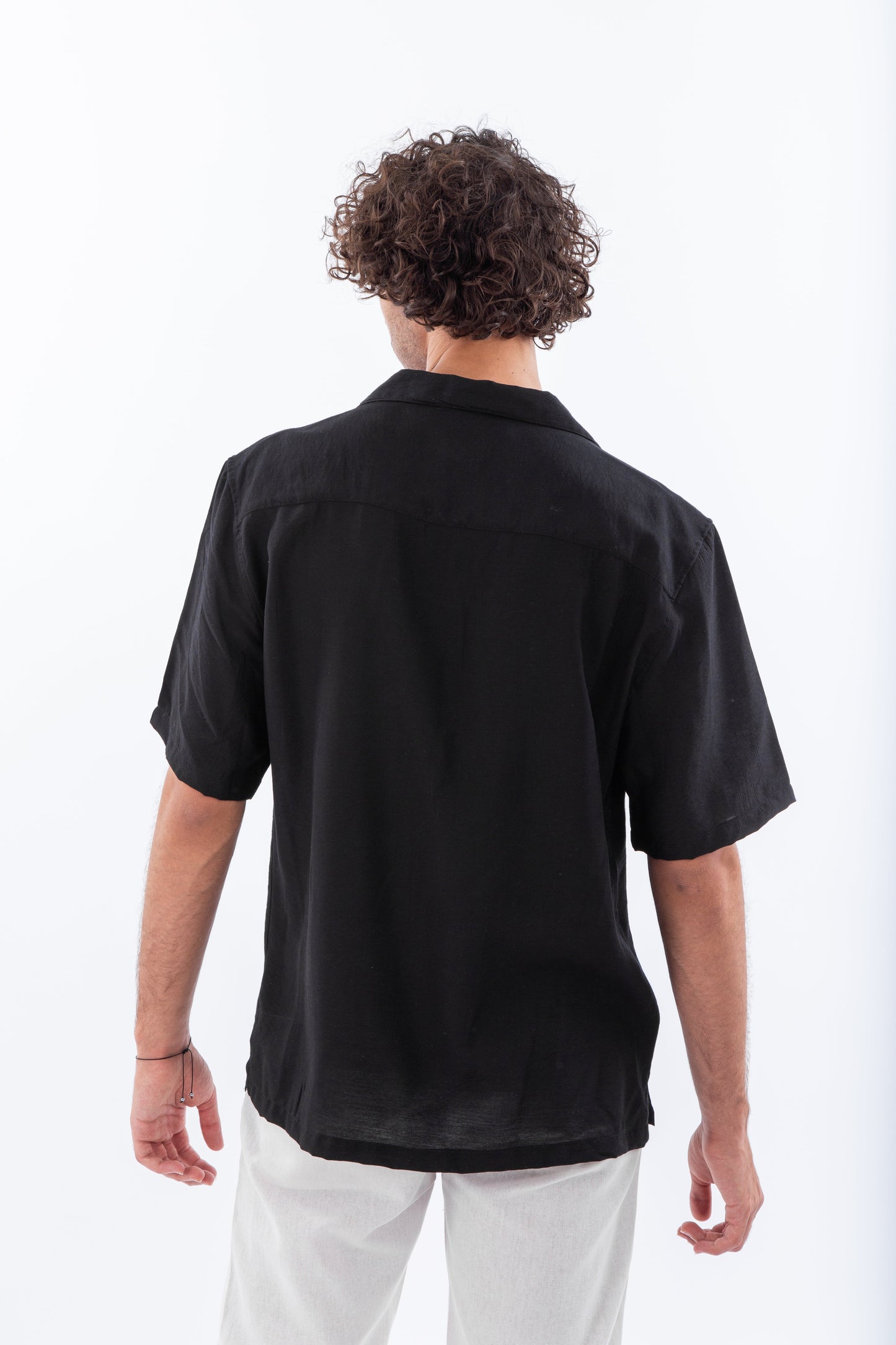Short sleeves cotton shirt with safari collar
