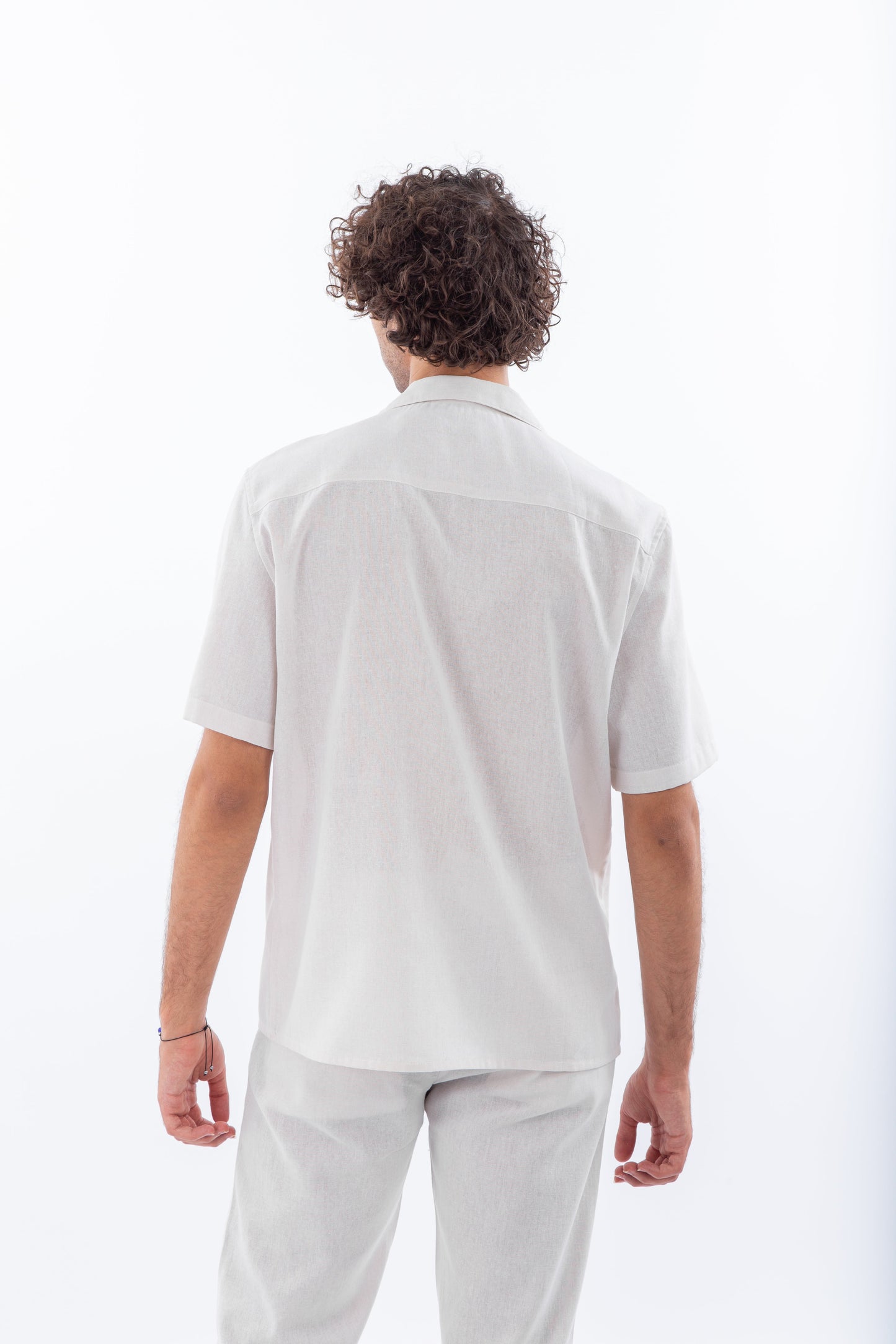 Short sleeves linen shirt with safari collar