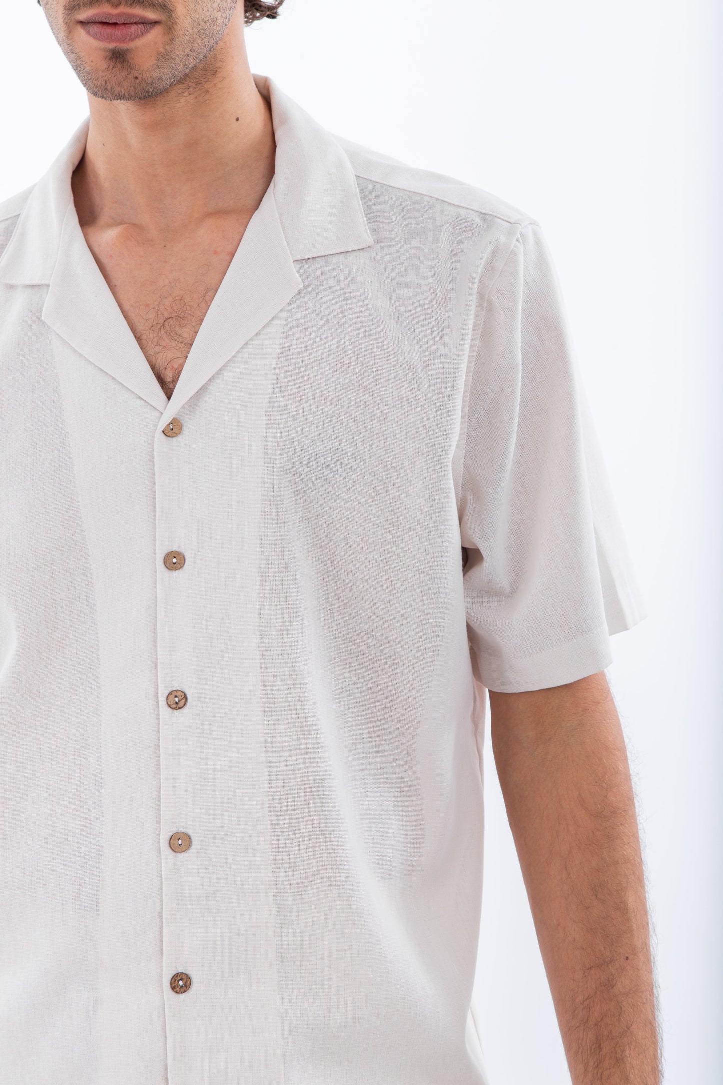 Short sleeves linen shirt with safari collar