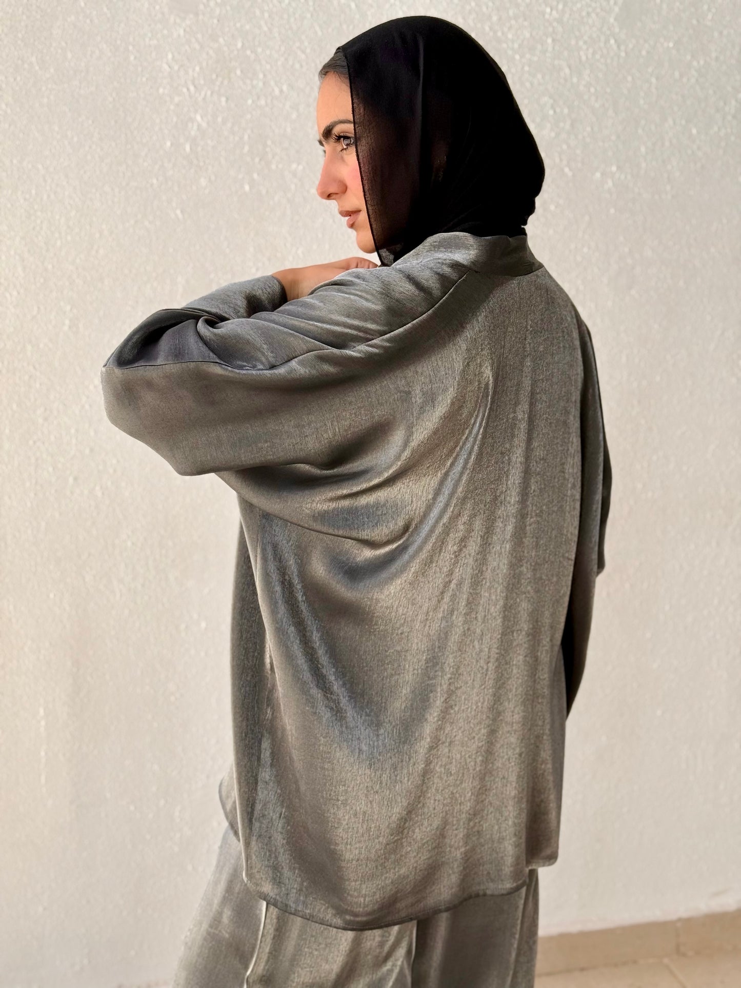 Shimmer kimono with belt