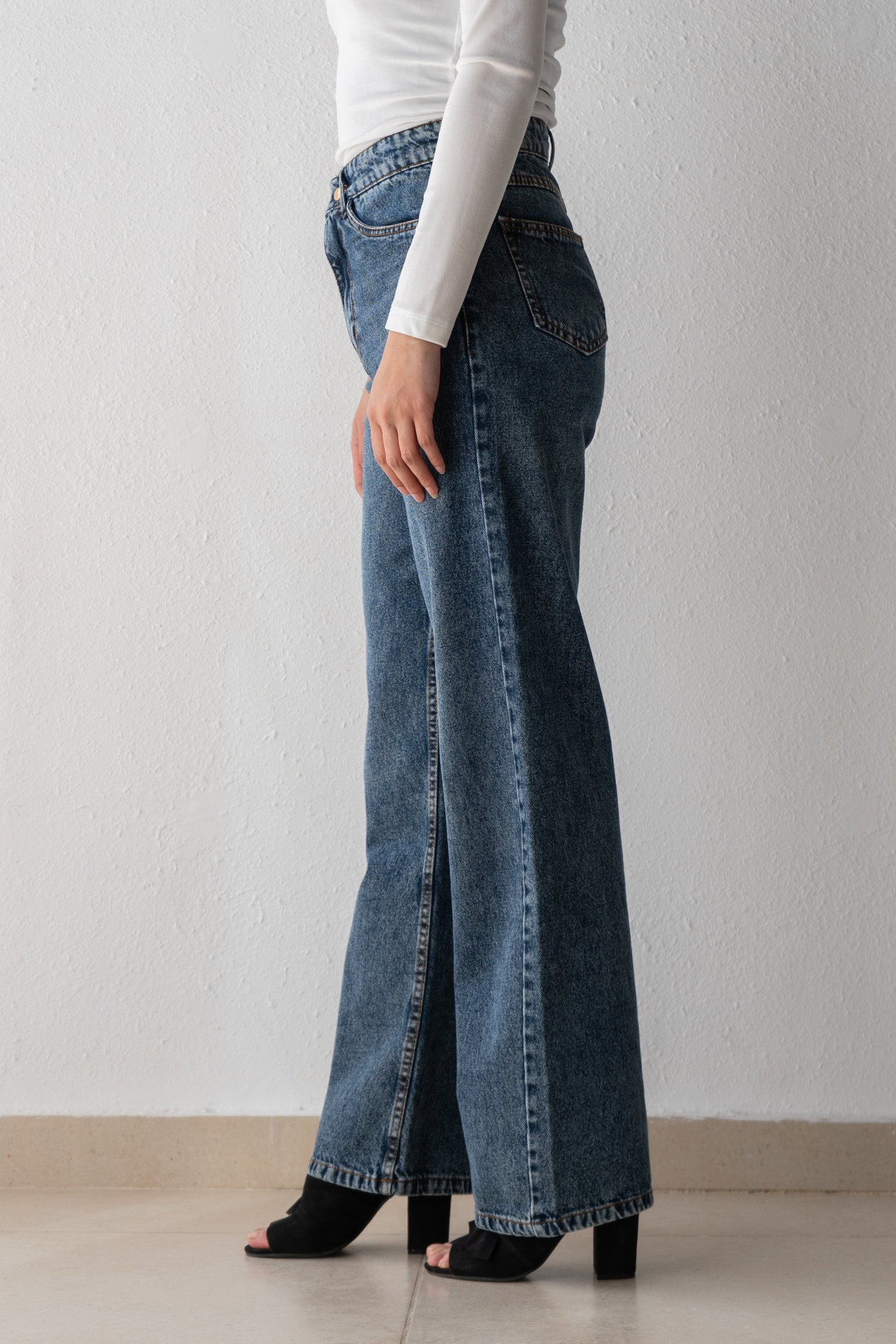 Wide leg jeans pants