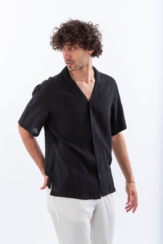 Short sleeves cotton shirt with safari collar