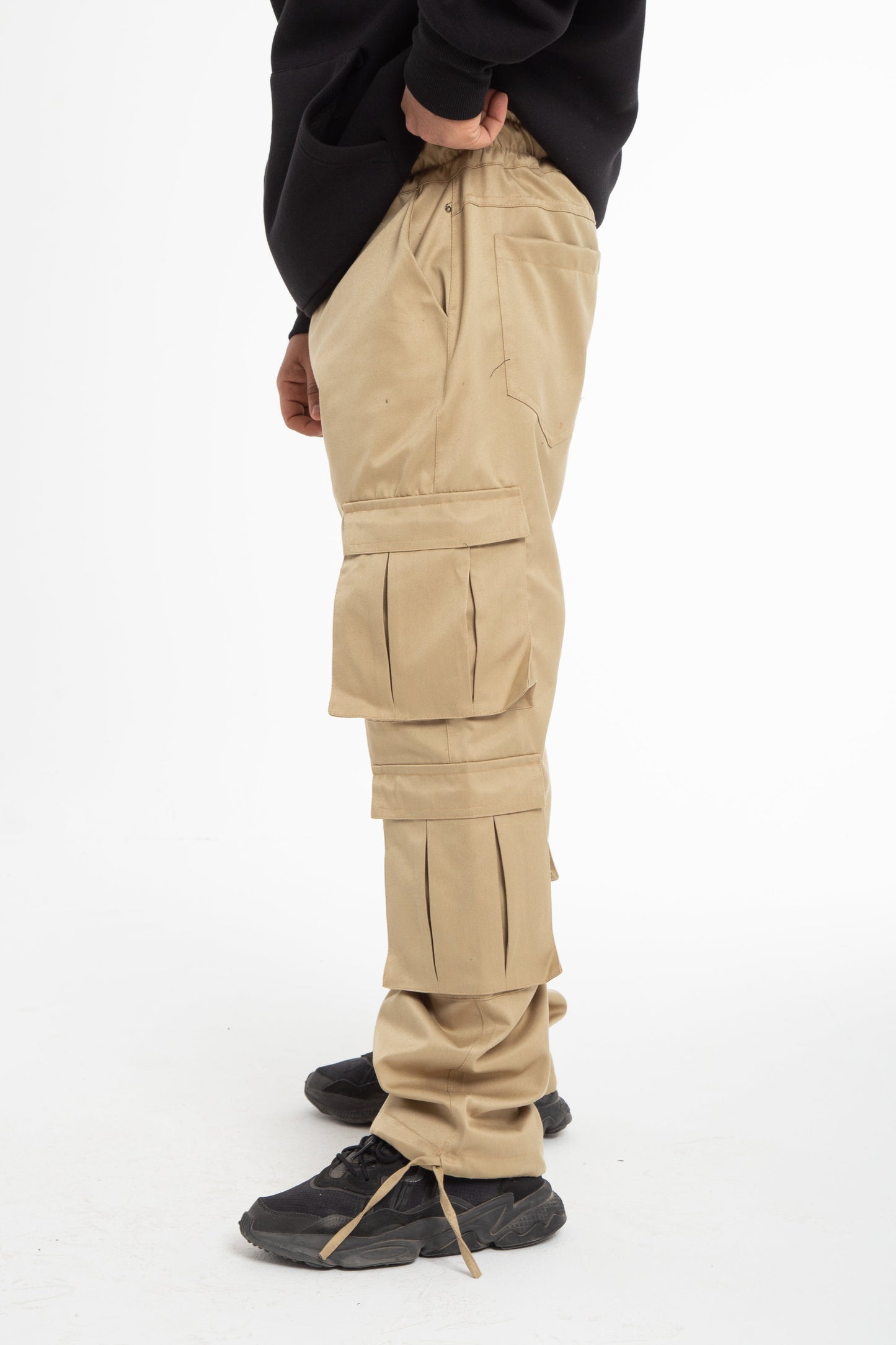 Cargo pants with elastic waist band