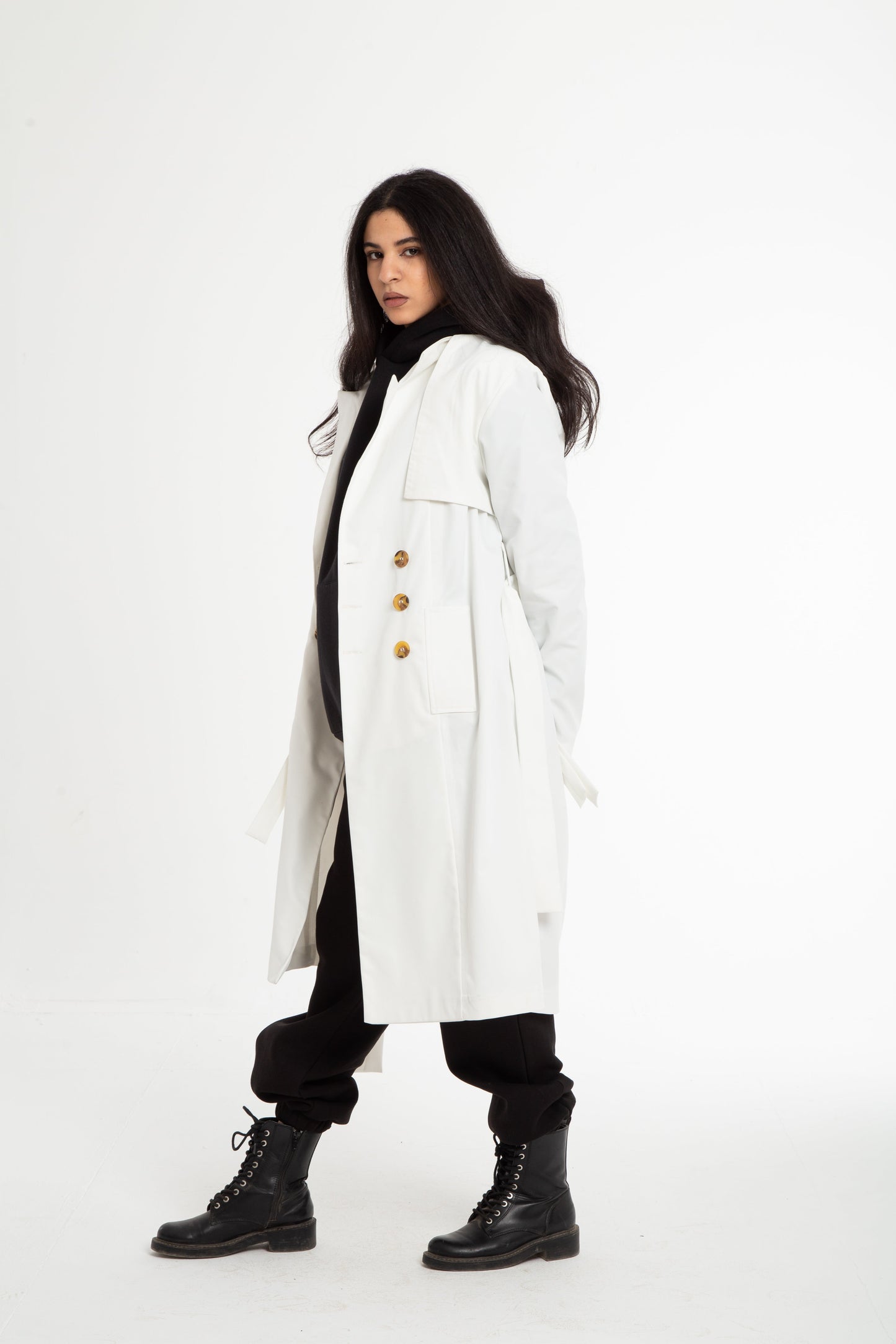 Trench coat with double buttons