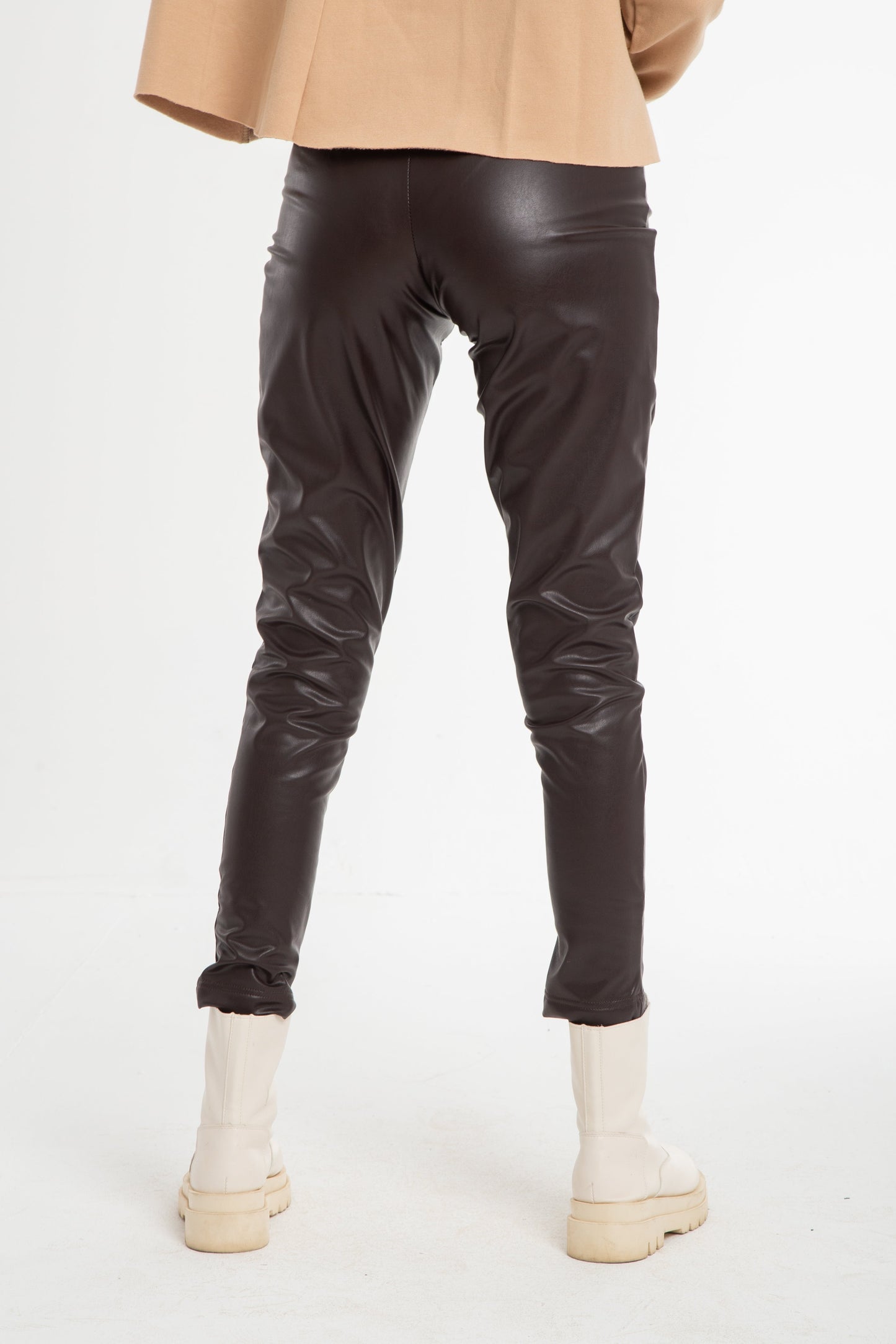 Leather leggings with velvet lining