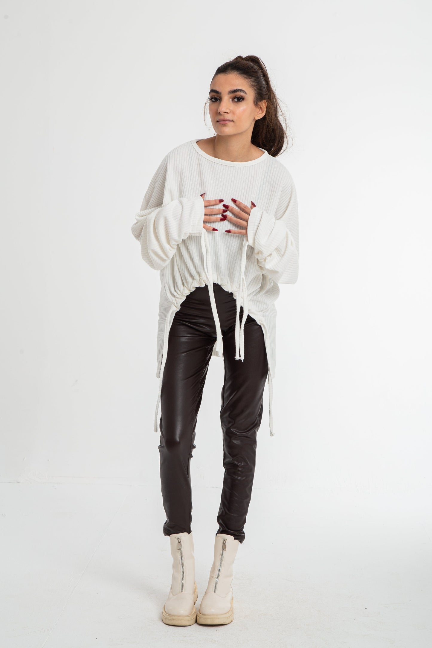 Leather leggings with velvet lining