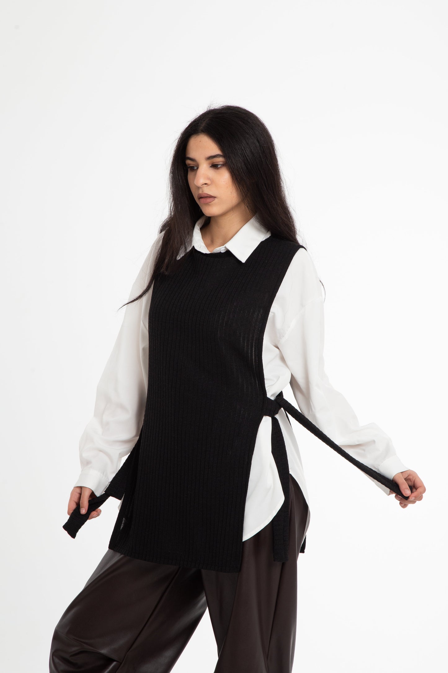 Tricot blouse with two sided belt