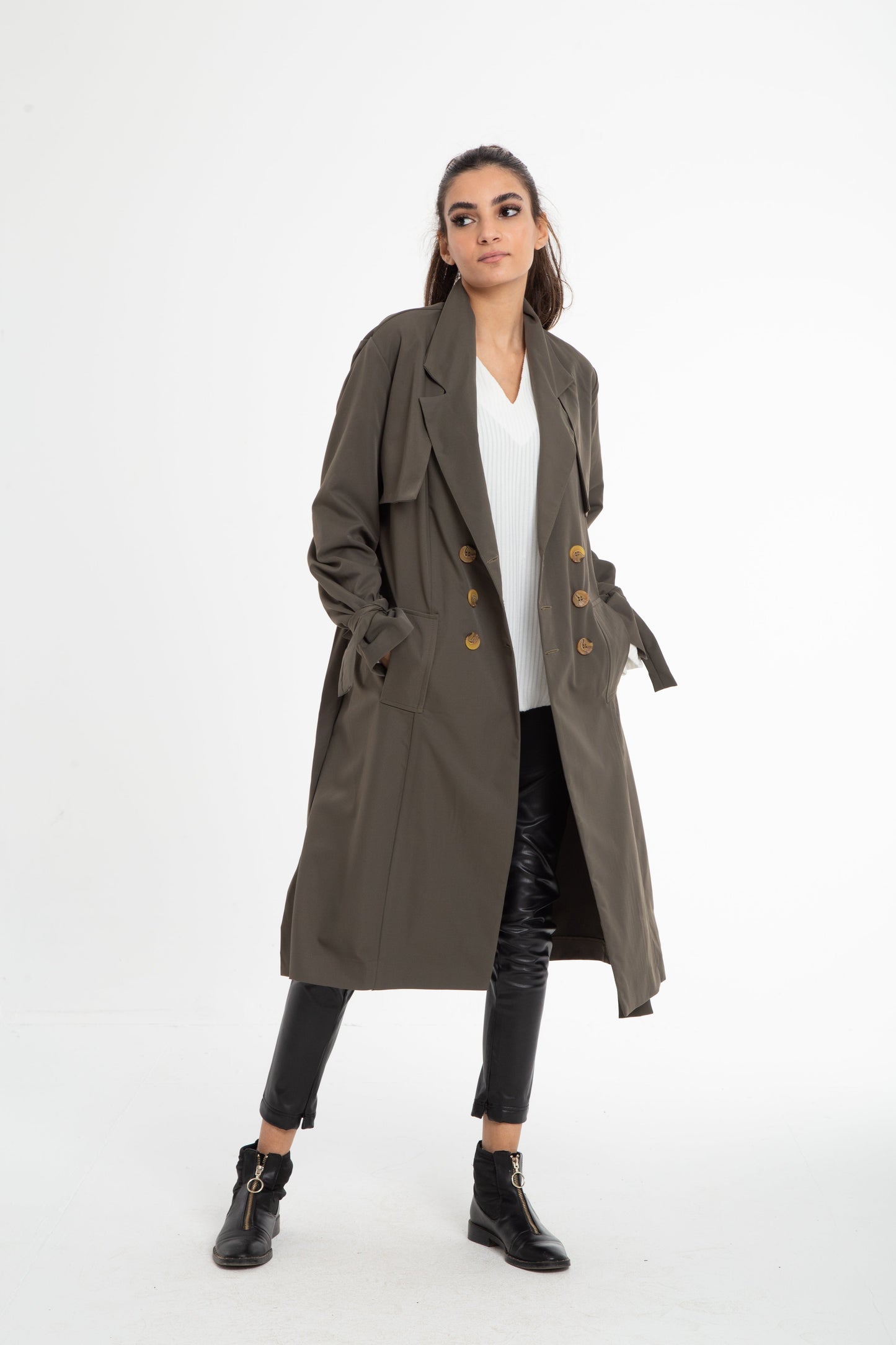 Trench coat with double buttons