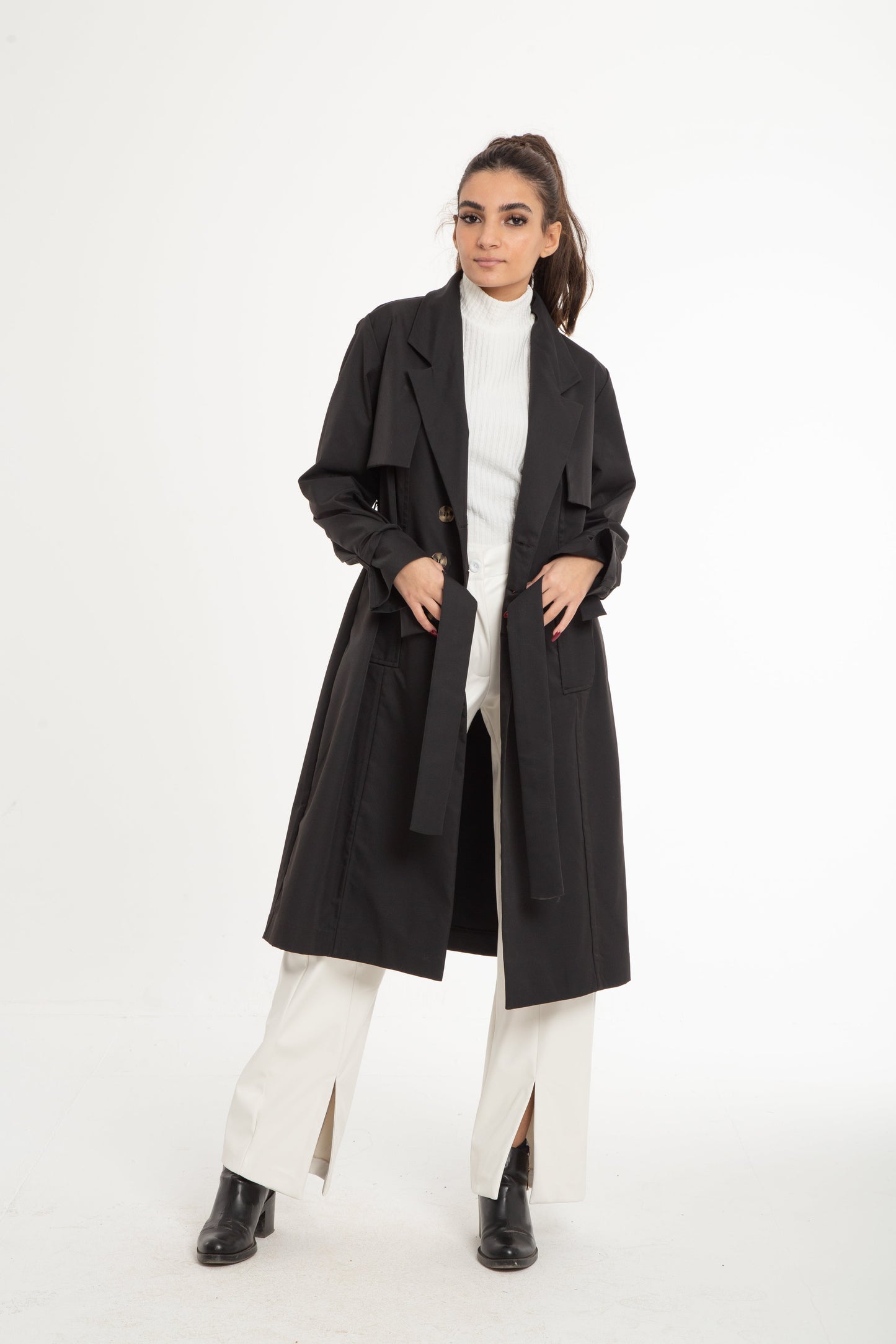 Trench coat with double buttons