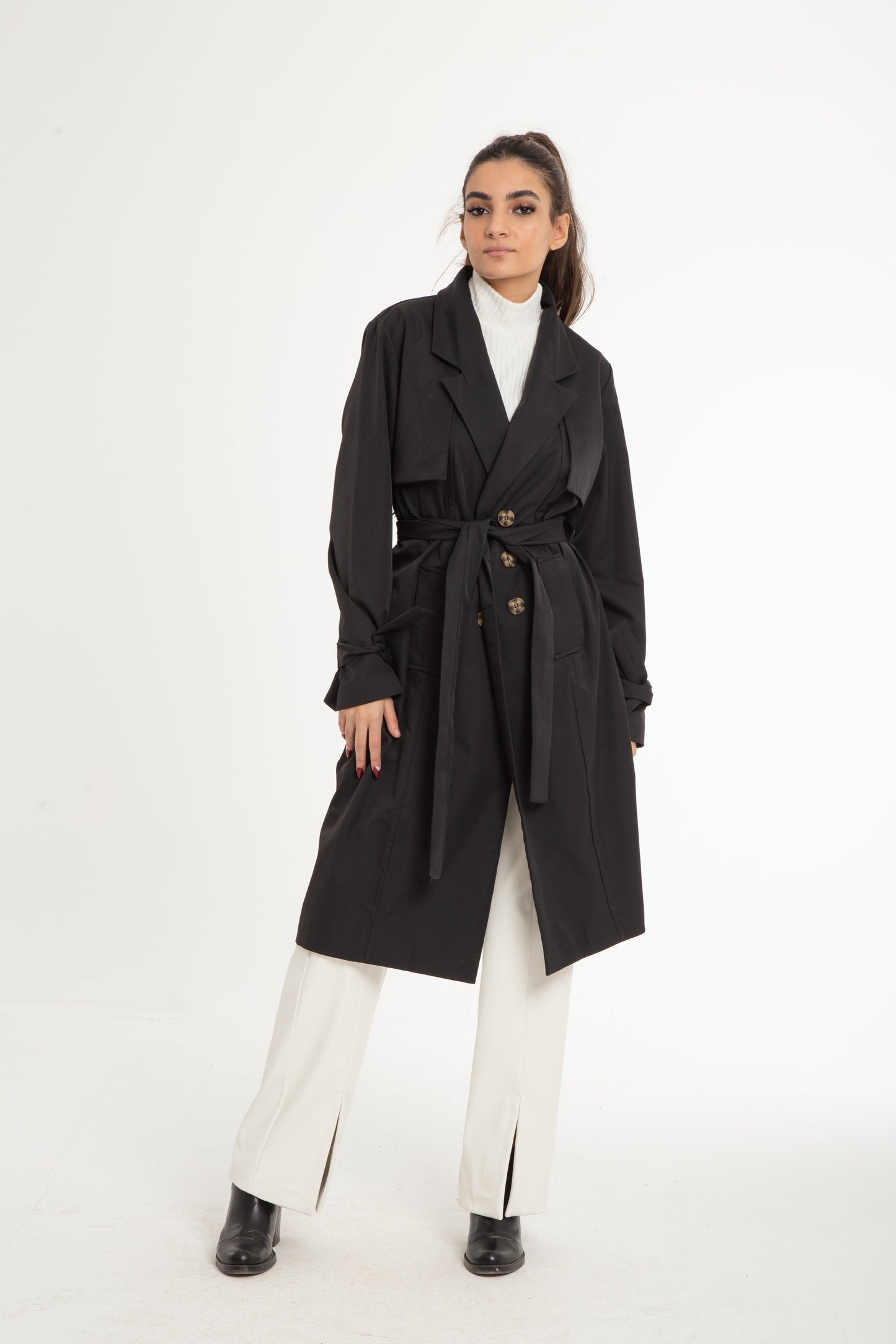 Trench coat with double buttons